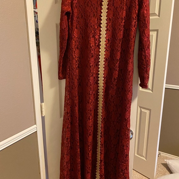 Dress for special day - Picture 2 of 8